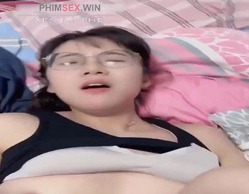 sex 2 cây 1 lỗ Nhờ chị gái dạy hôn